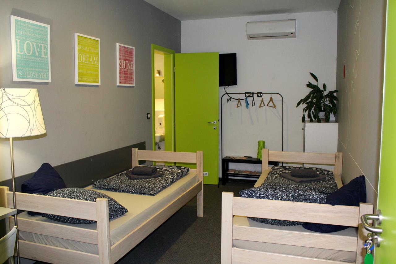 Hostel Chic Zagreb Exterior photo
